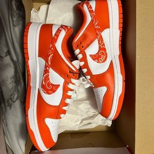 Orange Paisley Wmns dunks